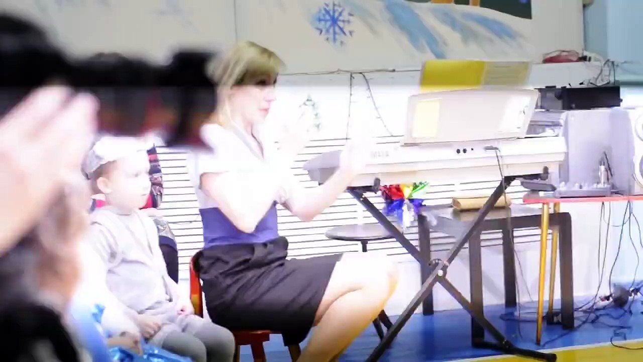 Папа снял сына на утреннике. Но снял он не сына...