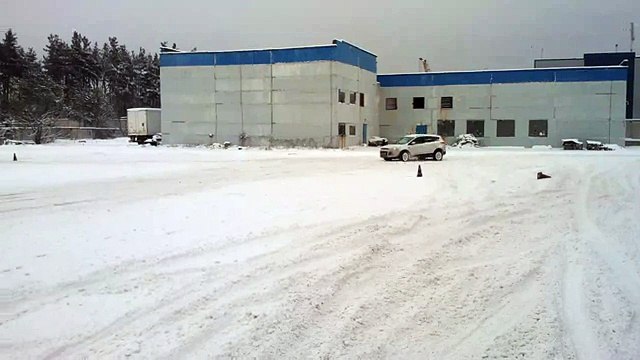 Пройти Курс контраварийной подготовки зимой в Киеве. carbon.co.ua