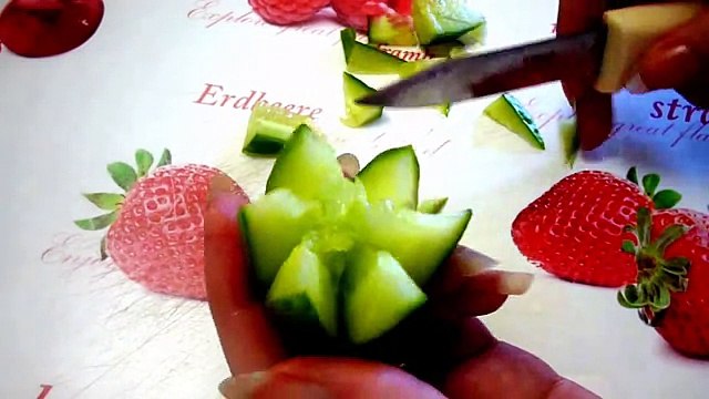 Цветок из огурца! Украшения из огурца. Flower of Cucumber Decoration of Cucumber