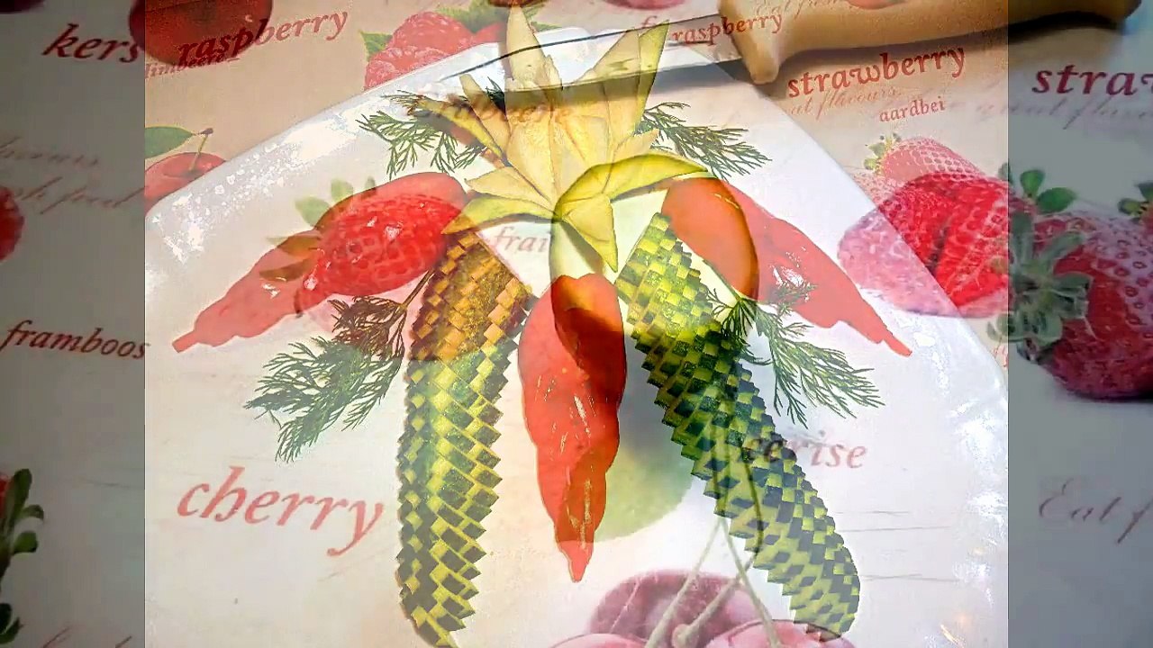 Карвинг кабачка. Украшения из овощей. Цветы из овощей. Carving zucchini! Decoration of vegetables