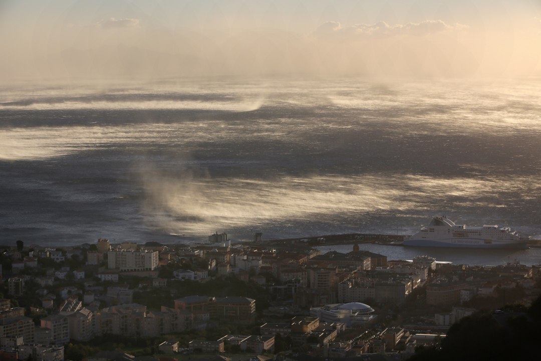 Intempéries en Corse : vents violents à Bastia