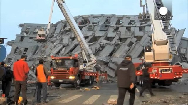 TERMET I FUQISHEM NE TAJVAN,SHEMBET NJE PALLAT,13 VIKTIMA,SHUME TE ZHDUKUR LAJM mpg