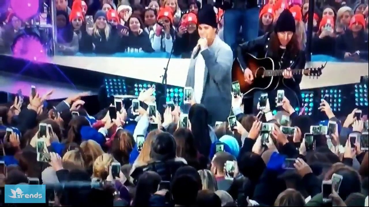 Justin Bieber Performs on The Today Show in New York City (LIVE)