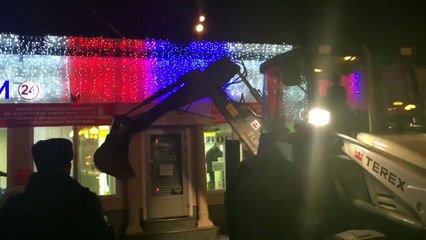 Незаконный #снос здания с людьми! #путинское_госпреступление 'ночь длинных ковшей' [08.02.2016]