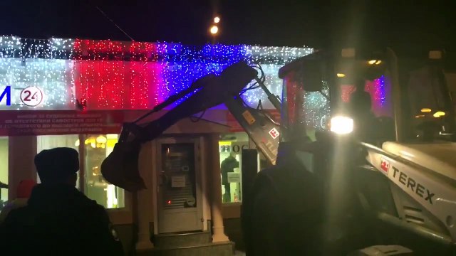 Незаконный #снос здания с людьми! #путинское_госпреступление 'ночь длинных ковшей' [08.02.2016]