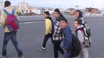 Durrës, nxënësit rrezikojnë jetën - Top Channel Albania - News - Lajme