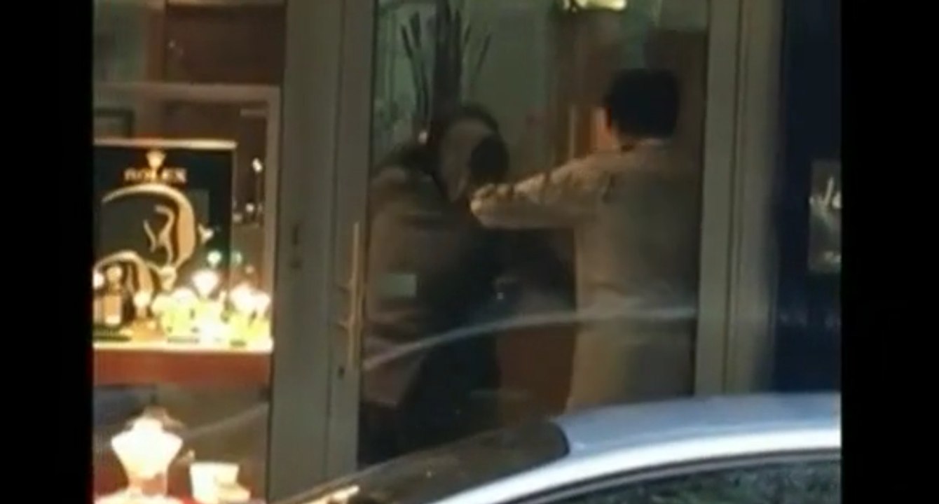 Deux braqueurs coincés dans une bijouterie