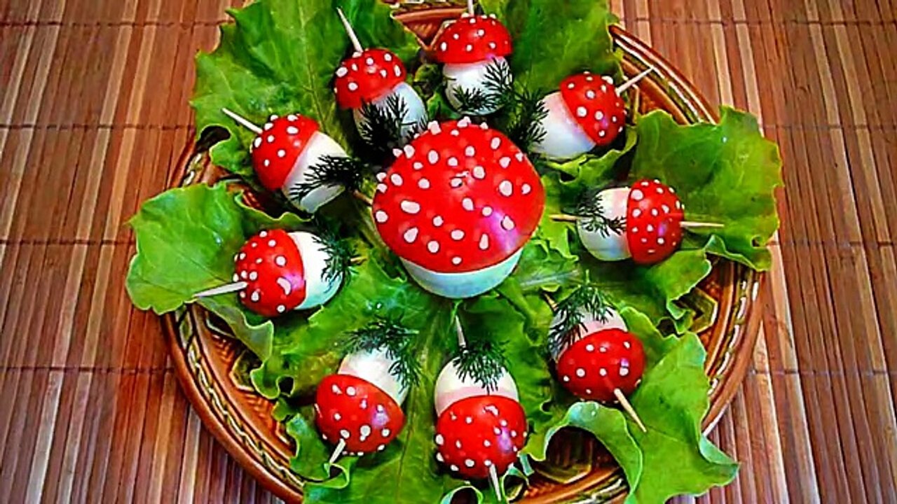 Грибы из помидор и яиц! Украшения из овощей! Mushrooms of tomato and eggs!