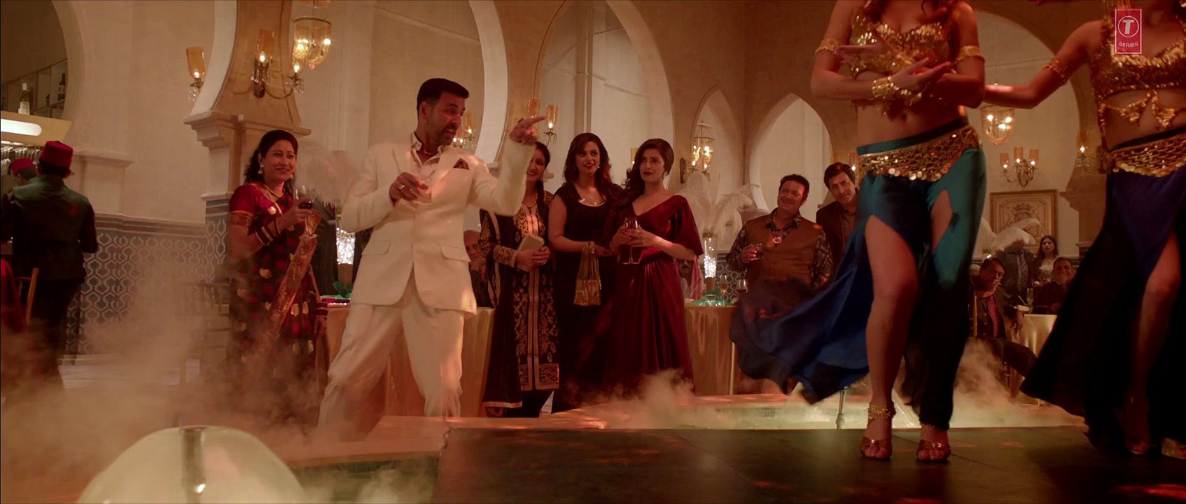 DIL CHEEZ TUJHE DEDI Full Video Song | AIRLIFT | Akshay Kumar | Ankit Tiwari, Arijit Singh