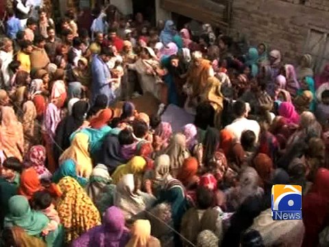 Ten die, more than 20 injured as LPG tanker hits car near Sheikhupura