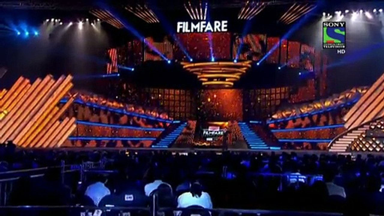Off With Your Pants Alia Bhatt To Shahrukh Khan During Awards Show
