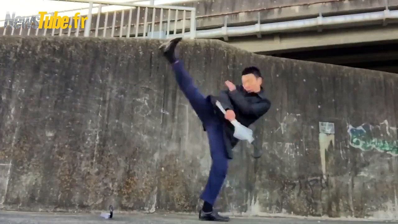 Ne fais pas confiance à n'importe qui avec un parapluie