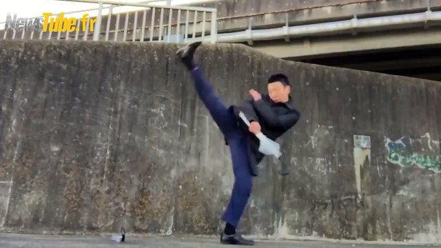 Ne fais pas confiance à n'importe qui avec un parapluie