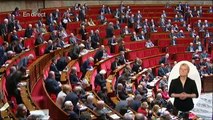 Valls salue Fabius, qui quitte le gouvernement sous les applaudissements des députés de gauche