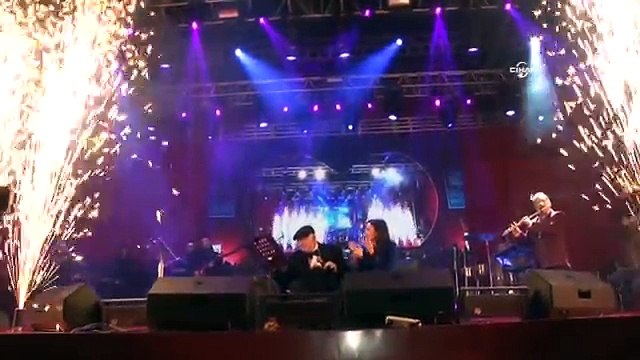 Kayahan ve Nilüfer Yıllar Sonra Aynı Sahnede