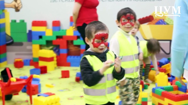 Уникальная детская игровая площадка «Стройландия» открылась в ЦУМе. Развлечение для детей