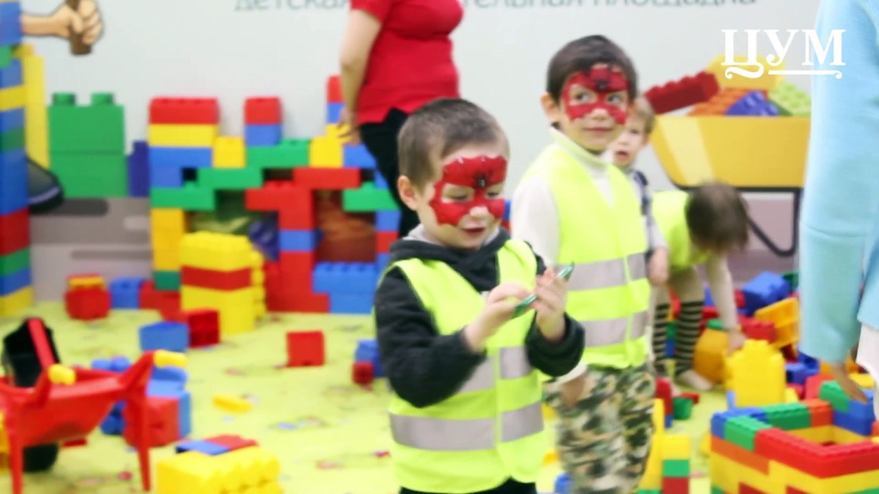 Уникальная детская игровая площадка «Стройландия» открылась в ЦУМе. Развлечение для детей