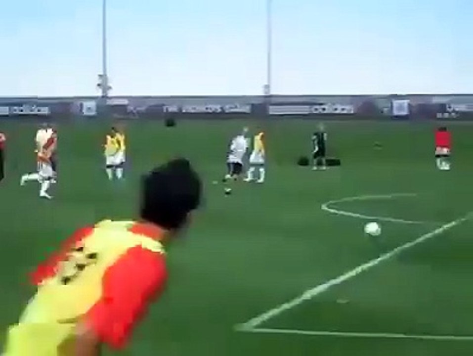 Zinedine Zidane having fun in training