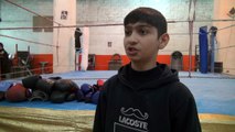 اطفال سوريون يتدربون على الملاكمة في مدينة حلب على رغم الحرب
