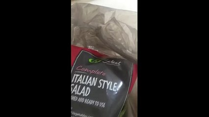 Araigné dans un sachet de salade