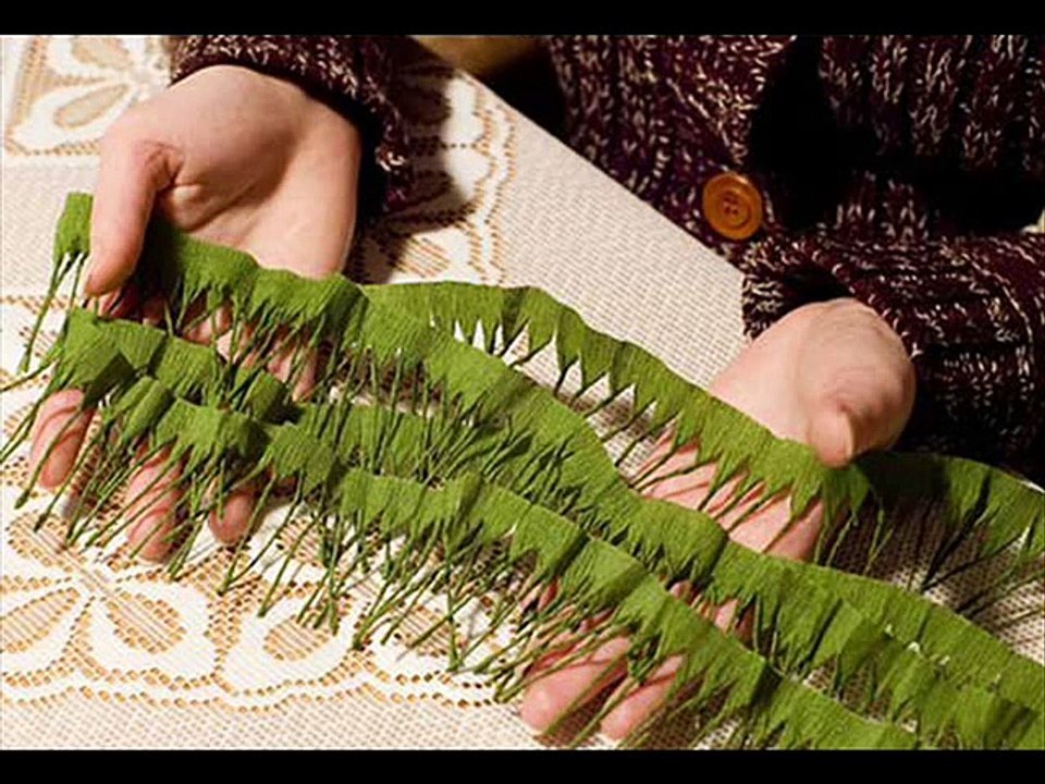 МК - елочка из гофрированной бумаги --- Master Class - Christmas tree made of corrugated paper