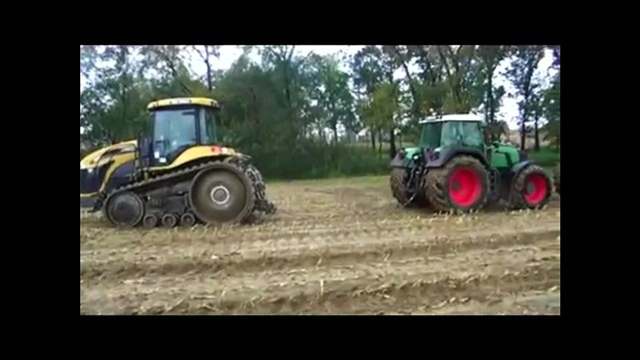 Кто сильнее- Гусеничный CAT Challenger vs John Deere (2 шт.)