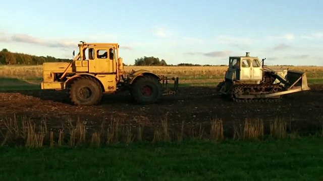 Кто сильнее, Гусеничный Т-100 vs К-700 Кировец, эпическая битва