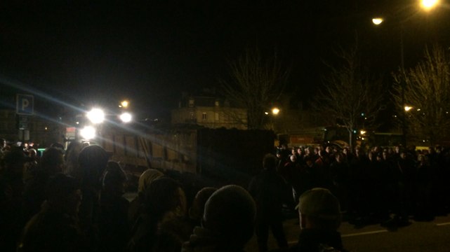 Les agriculteurs déversent devant la sous préfecture