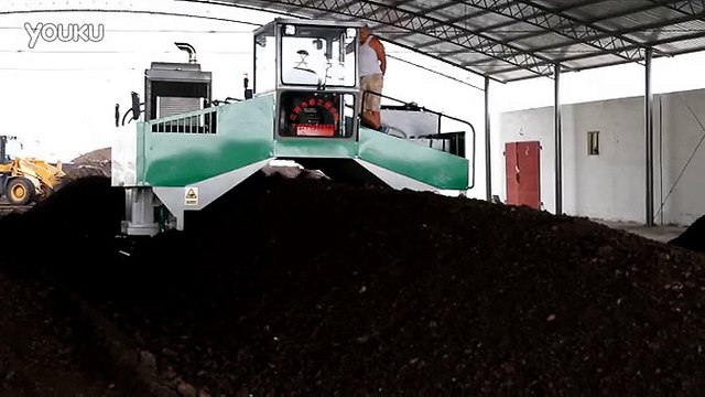 Hydraulic Compost Turner in Organic Fertilizer Composting