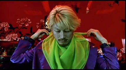 Ichi the Killer - 2001 ( Il Boss Kakihara si taglia la lingua e poi risponde al telefono )