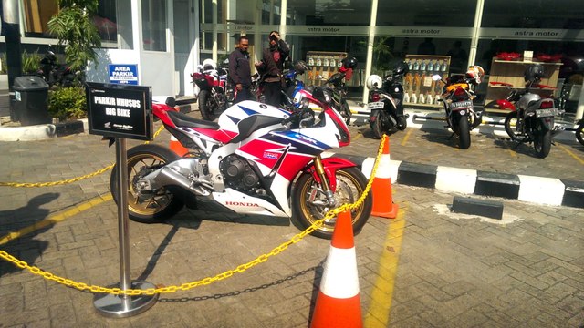 Honda CBR1000RR SP Fireblade