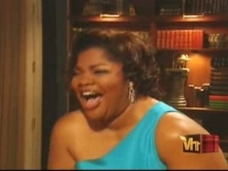 Charm School: Mo Jokes About New York