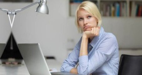 Patron Eşi Dostu Devreye Sokup Kadın İşçi Arıyor