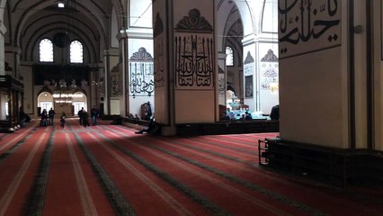 Bursa Ulucami'ye gelen kabe örtüsü