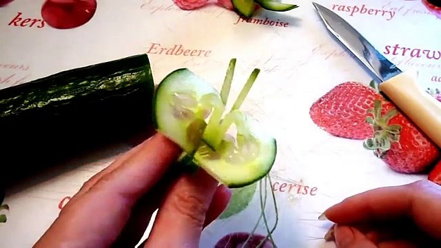 Бабочка из огурца! Butterfly cucumber! №1 Украшения из огурца! Decoration of cucbmber!