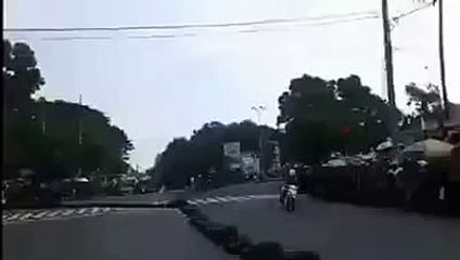 Video lucu ( Jatuh ditabrak saat race )