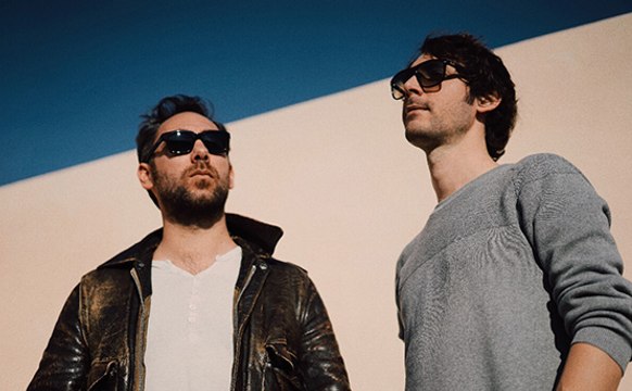 Pony Pony Run Run dévoilent les secrets de leur nouvel album Voyage Voyage (exclu MCE) !