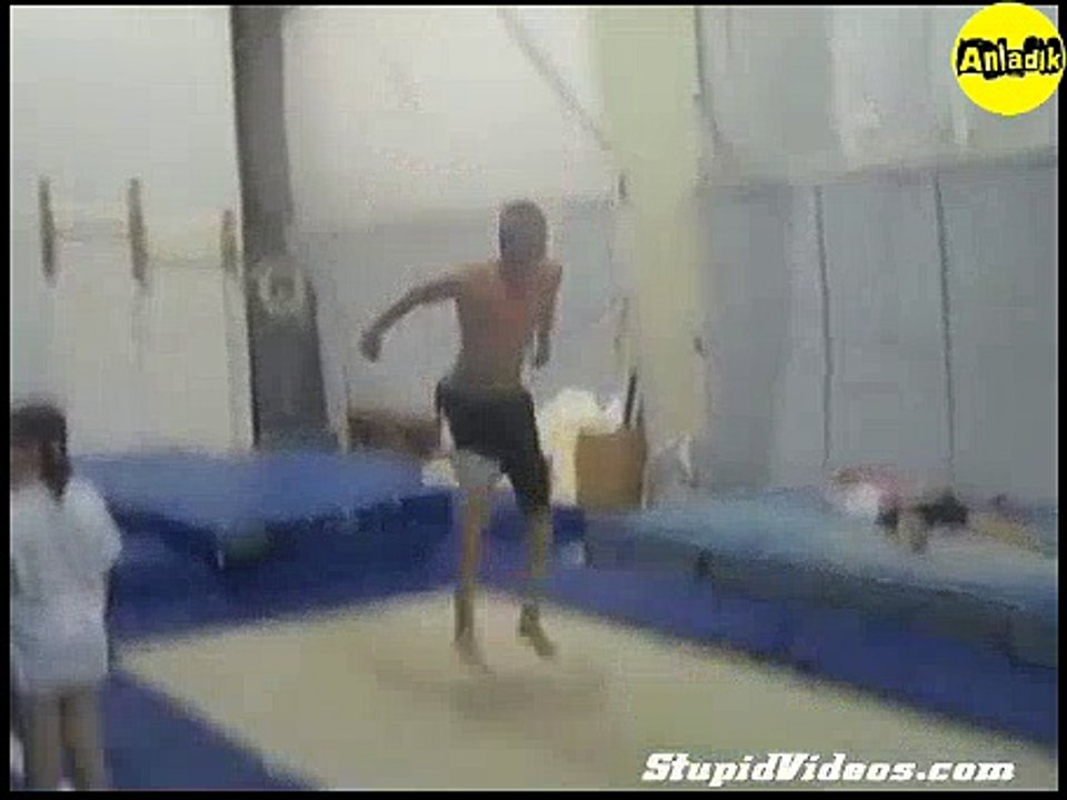 Trambolin Faciası!