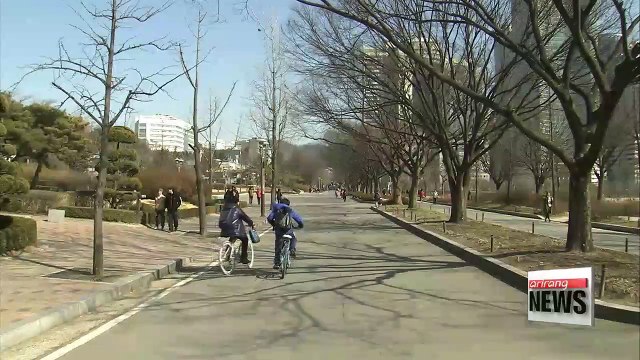 Warm weather nationwide but rain forecast through late Saturday