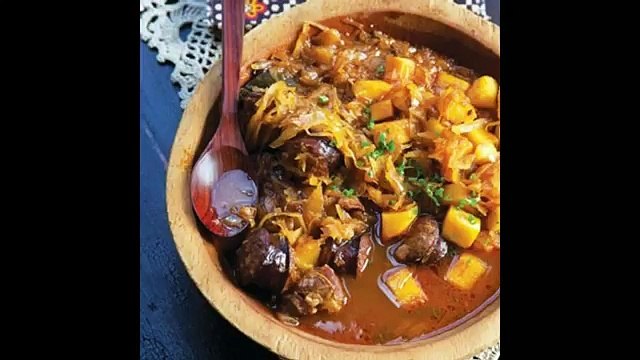 Борщ со свежей капустой и колбасой