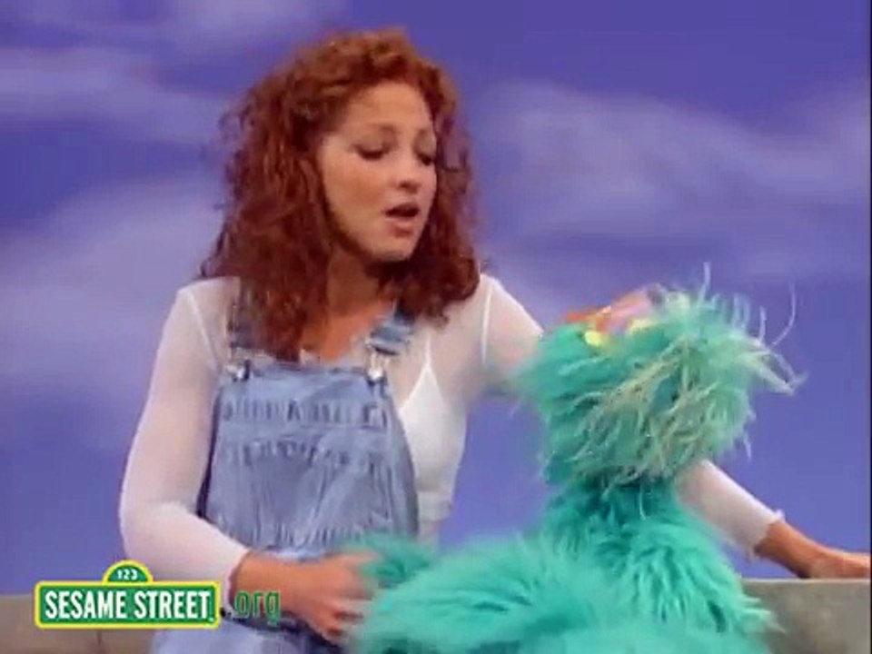 Sesame Street: Gloria & Rosita Sing A Song