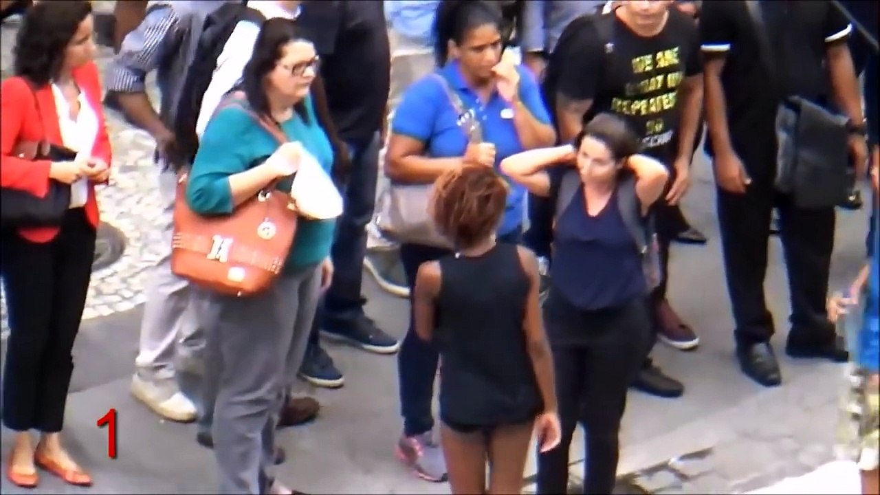 27 vols à l'arrachée au même endroit et par les mêmes jeunes à Rio de Janeiro au brésil