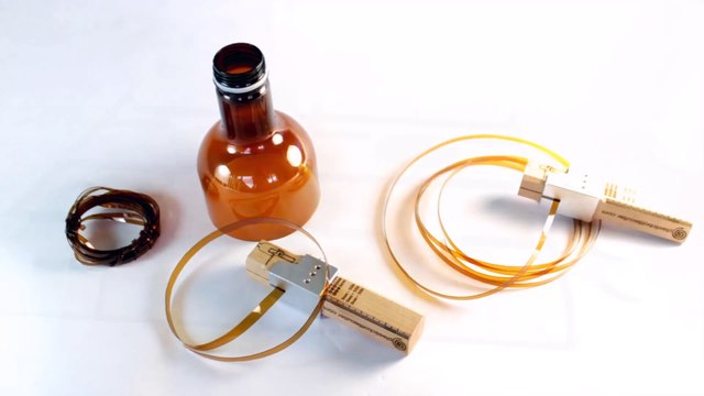 Cet homme fabrique du fil très solide à partir de bouteilles plastiques