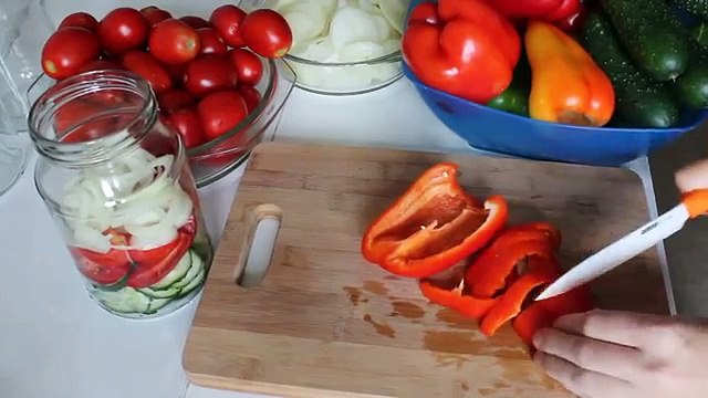 Вкусный салат на зиму из помидоров, огурцов и болгарского перца