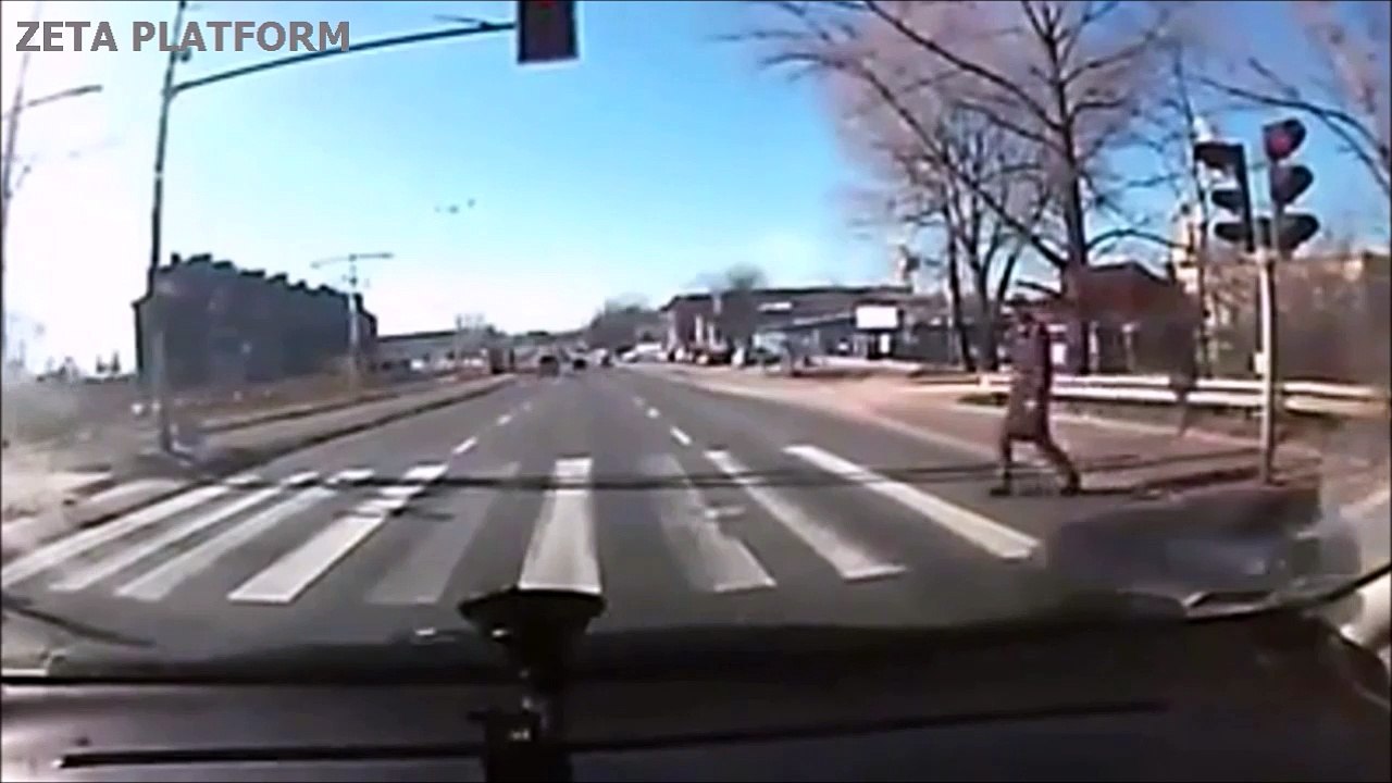 Trafikte Ölümle Yaşam Arasındaki Kader Anları!!