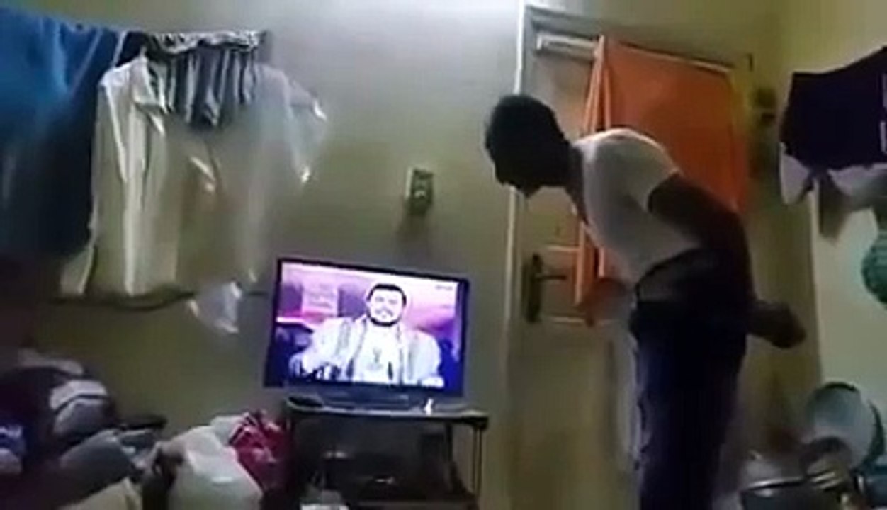 شاهد .. بالفيديو غضب الجنوبيين في اليمن من خطاب الحوثي