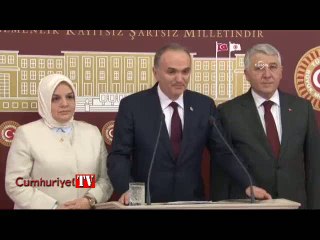 AKP'den Zaman gazetesine kayyım atanmasına ilk tepki