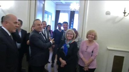 Descargar video: Çavuşoğlu, Yunanistan Dışişleri Bakanı Kocias ile Biraraya Geldi