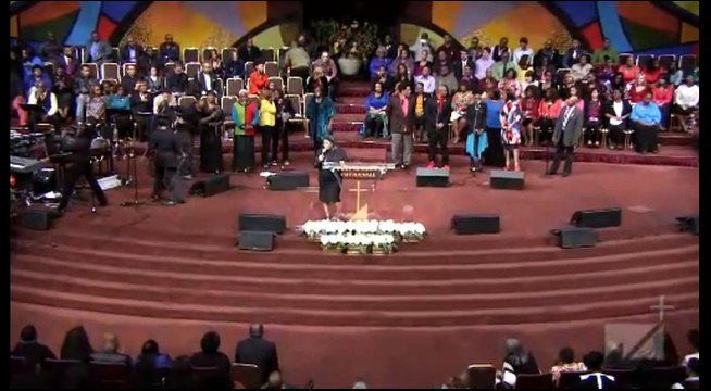 Kim Burrell Ministers at Pastor Andrae Crouch Celebration of Life Concert