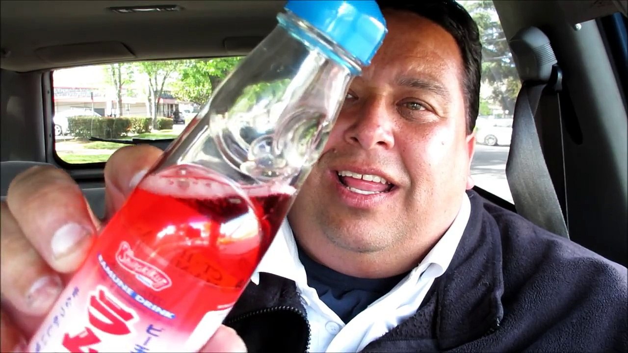 Ramune Strawberry Marble Soda REVIEW!